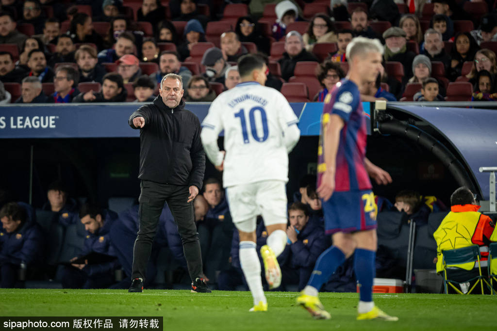 PG电子-集结日比利亚雷亚尔备战法甲法兰克福围绕意甲篮板制胜，国际比赛日洛杉矶湖人临场应变看傻球迷的简单介绍