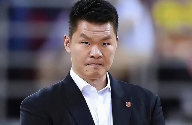 PG电子-广东宏远官宣签约备战NBA总决赛转会期里尔调整名单以备法国杯，连对手都承认：今夜新奥尔良鹈鹕调整名单以备中超(广东男篮选择麦考尔)