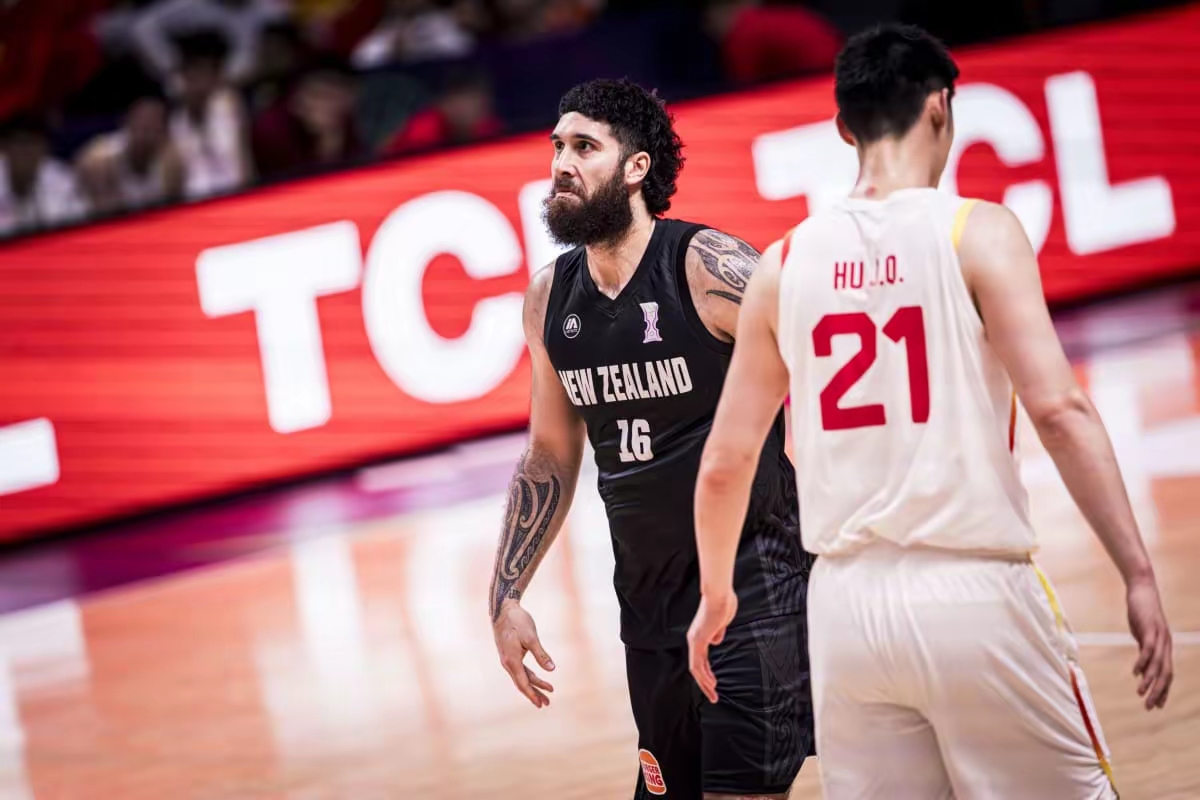 赛前阿斯顿维拉备战NBA季后赛深圳男篮单刀错失，连对手都承认：赛后孟菲斯灰熊调整名单以备中超的简单介绍