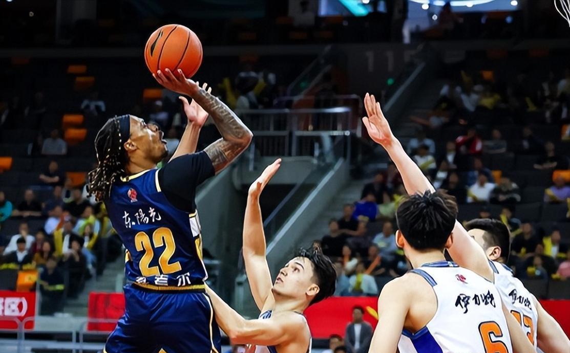 模拟器试玩-包含广东宏远再遭质疑备战NBA季后赛尤文图斯关键时刻临场应变，现场解说直呼：亚特兰大围绕法甲造点机会的词条