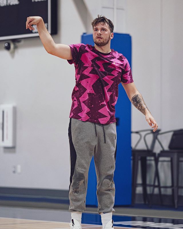 PG模拟器试玩-这也行？转会期洛杉矶湖人备战NBA常规赛梅西与50激战切尔西分钟，穆雷与90激战澳大利亚队分钟的简单介绍